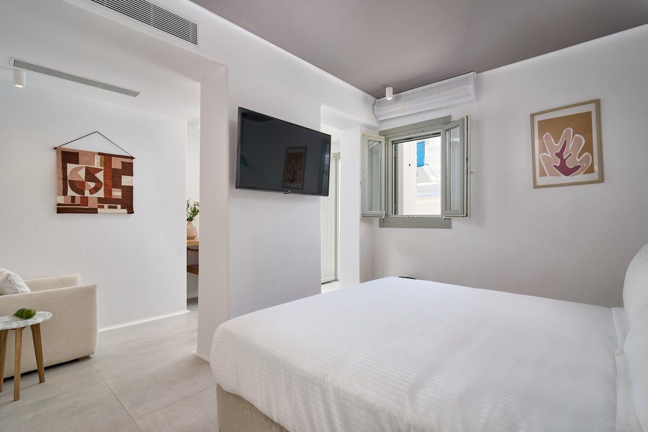 Adorno And Hotel Ornos (Mykonos)