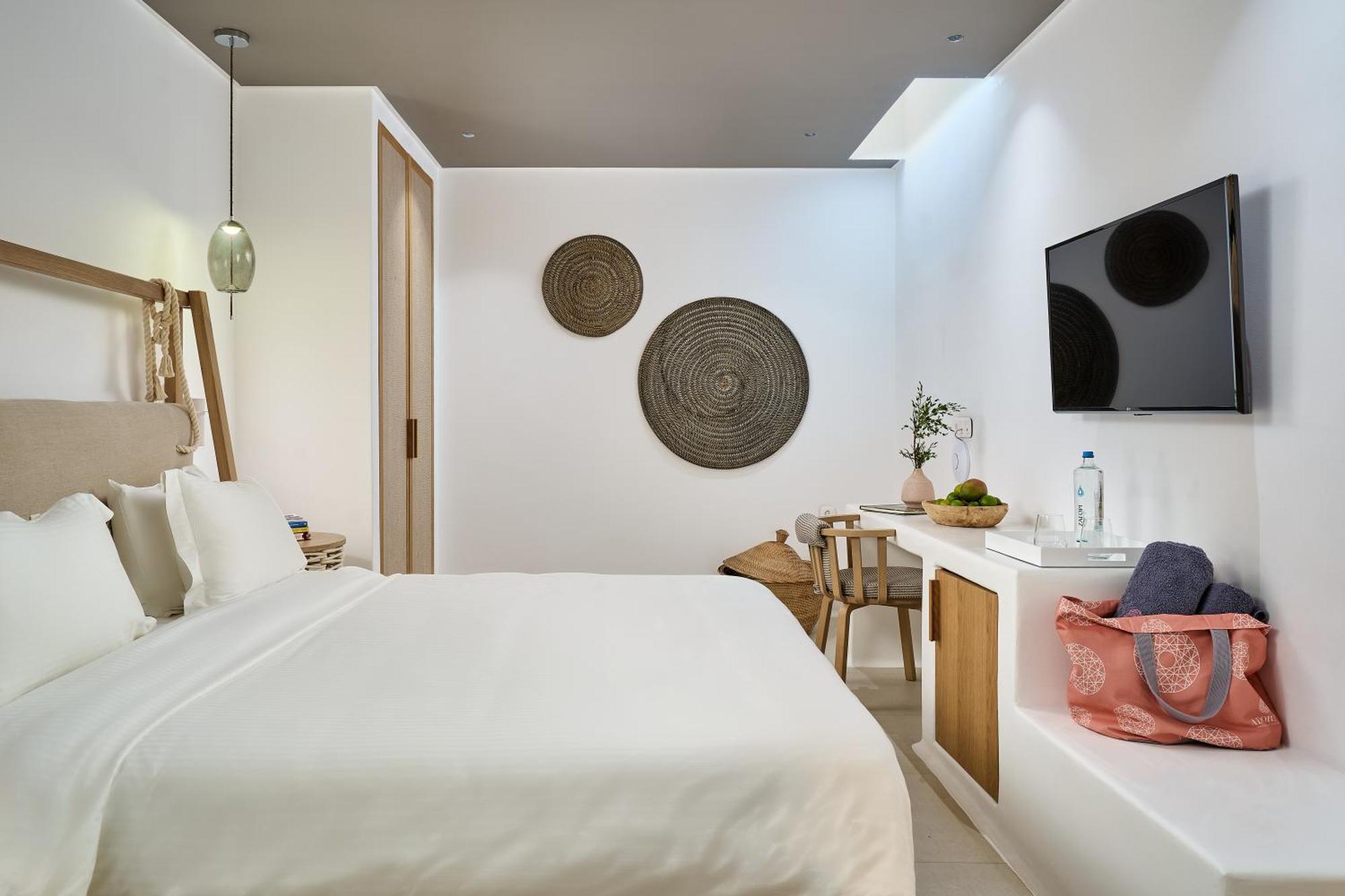 Adorno And Hotel 4*